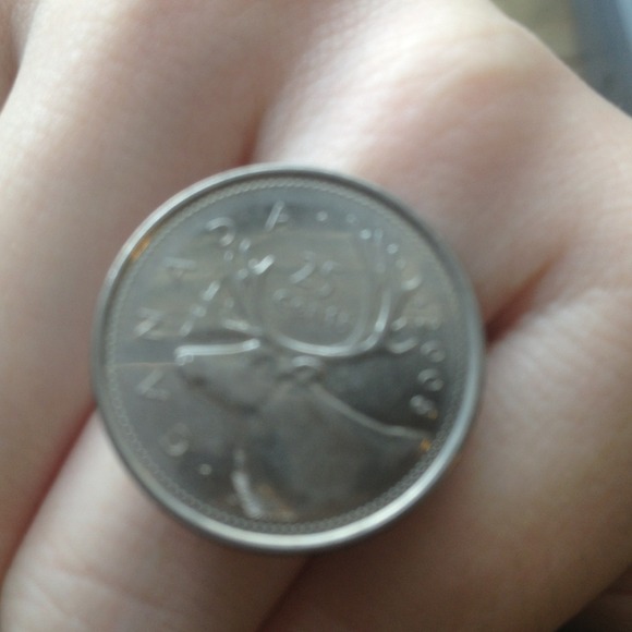 Canadian quarter coin ring. - Picture 1 of 2