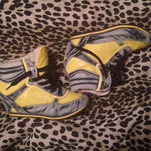 Retro sneaker wedges