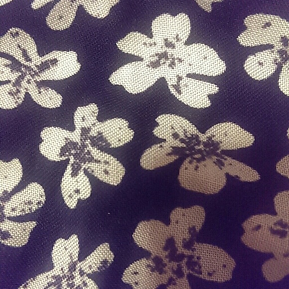 Brandy Melville floral skirt - Picture 2 of 2