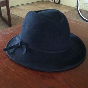 Vintage black felt fedora hat