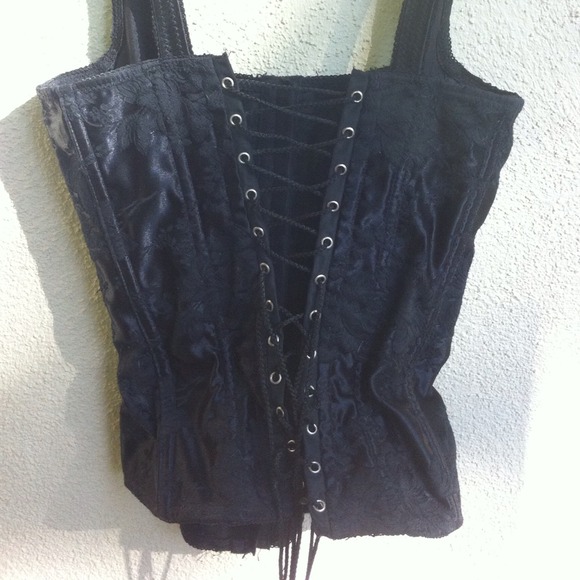 Corset! - Picture 2 of 2