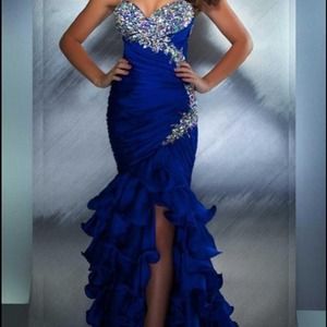 Mac Duggal size 2
