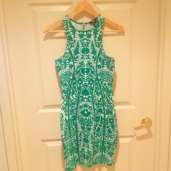 H&M Dresses & Skirts - Green Patterned Dress