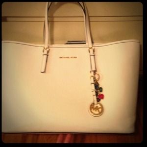 FLASH SALE! 😍😍😍auth Michael Kors white tote