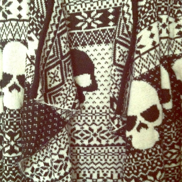 Iron fist sweater 💀