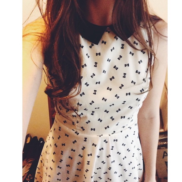 π Host Picks π β’ Bow Dress β’ - Picture 2 of 4