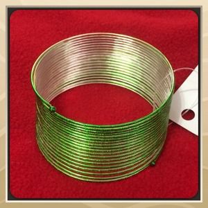 Gorgeous Green Slinky Bracelet
