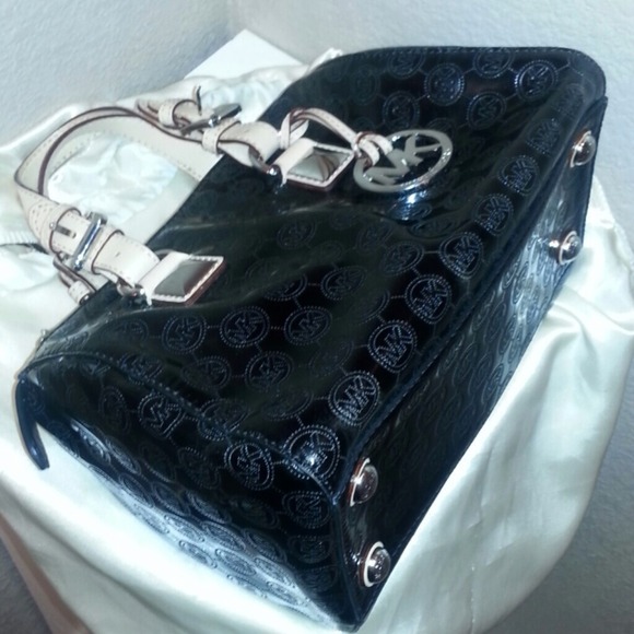 MICHAEL KORS BLACK METALLIC HANDBAG PURSE MK - Picture 2 of 4