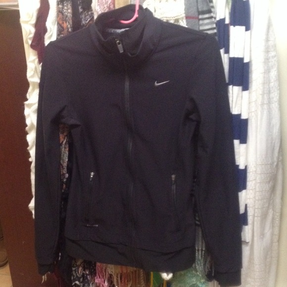 Nike Dri Fit Lightweight Jacket