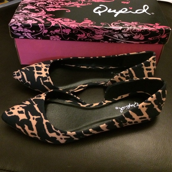 Leopard print flats