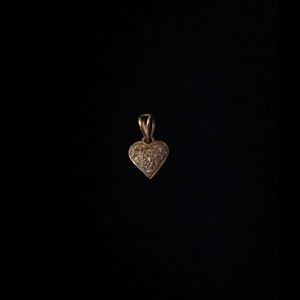 SOLD ON EBAY 18k goldgenuine diamond heart pendant