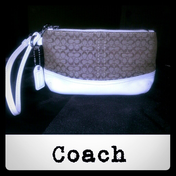 ****SOLD****Coach Signature Wristlet