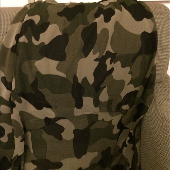 Army print skirt - Picture 2 of 2