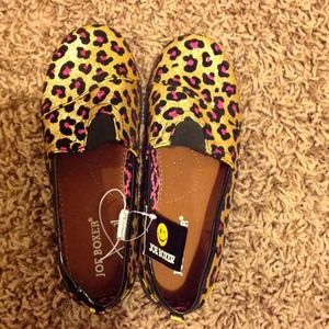 Brand NEW!!! Glitter cheetah flats!