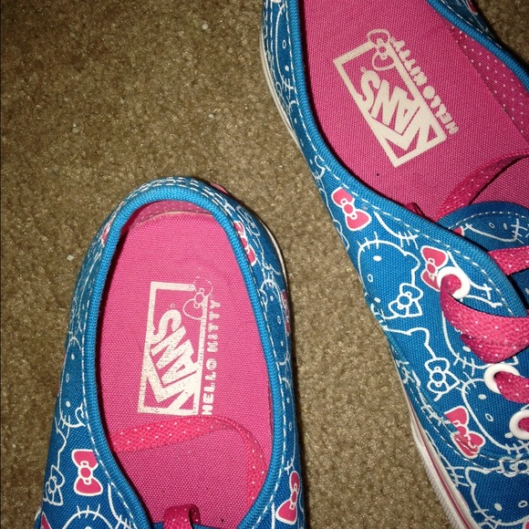 Hello Kitty Vans - Picture 2 of 3