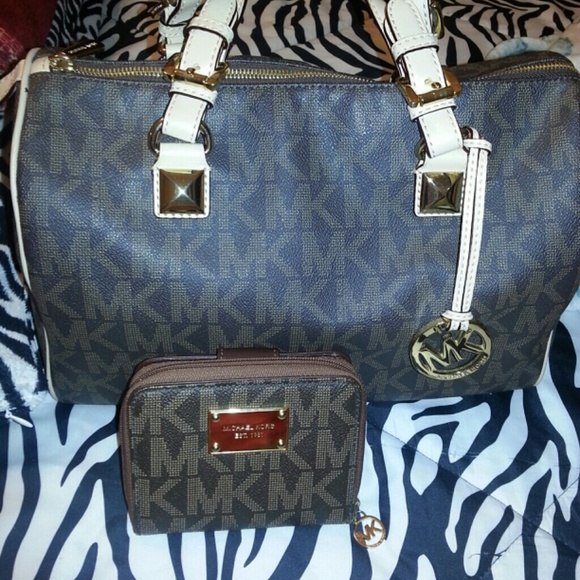 Authentic Satchel and wallet Micheal kors - Picture 1 of 4
