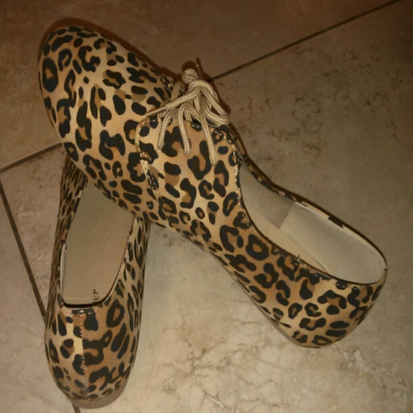 Brand NEW Animal print Oxford