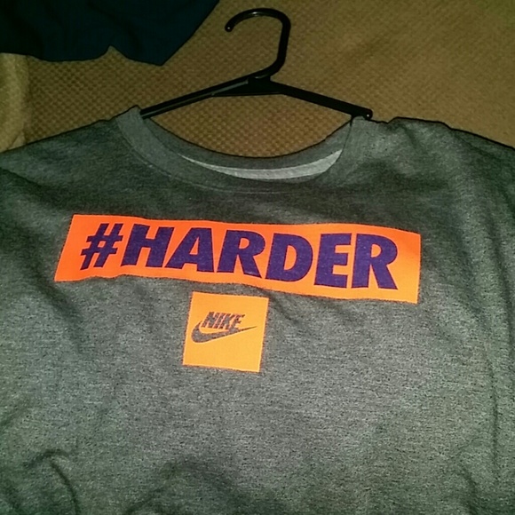 Nike Tees.  (SOLD) - Picture 1 of 2