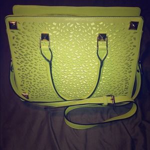 Almost BRAND NEW Lime green handbag