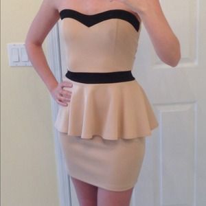 ✨💛HOST PICK💛✨👗 Beige/Light Pink Peplum Dress👗