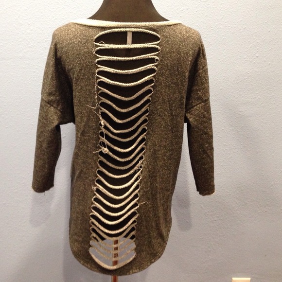 LOVE CULTURE gray lace skull cut out back long slv - Picture 2 of 3