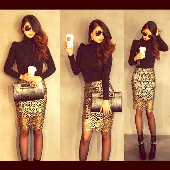 Dresses & Skirts - ❗️SEXY❗️Floral gold-black skirt