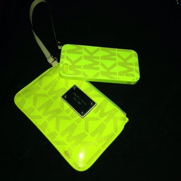 MK Wristlet With Phone Case
