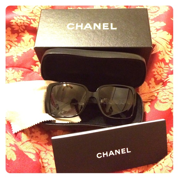CHANEL Sunglasses