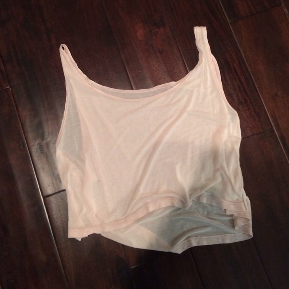 BRANDY MELVILLE PALE PINK CROP TOP