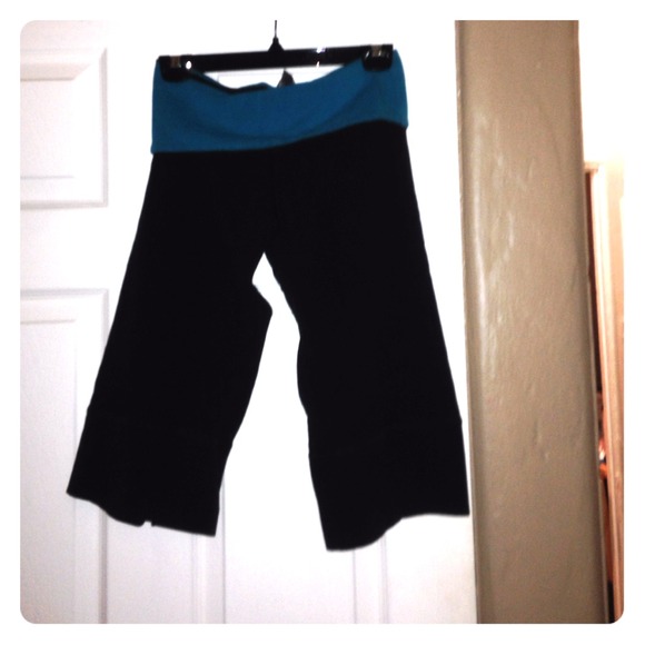 Capri yoga pants
