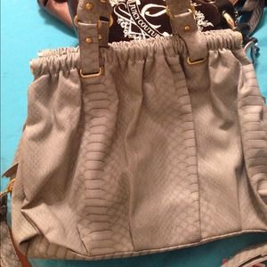 Grey handbag 👜