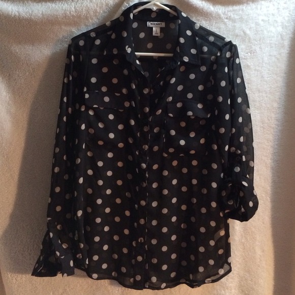 🚨SOLD IN BUNDLE🚨Polka dots button down shirt 👚 - Picture 2 of 4