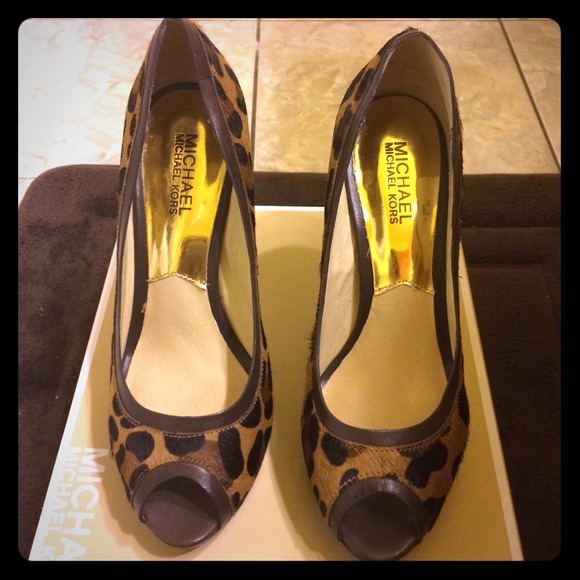 MK animal print pony hair peep toe heel sz 6.5