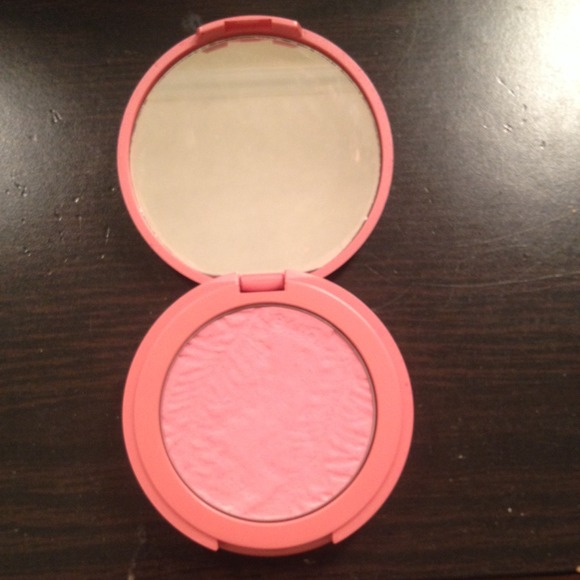 Tarte Amazonian blush; Dollface