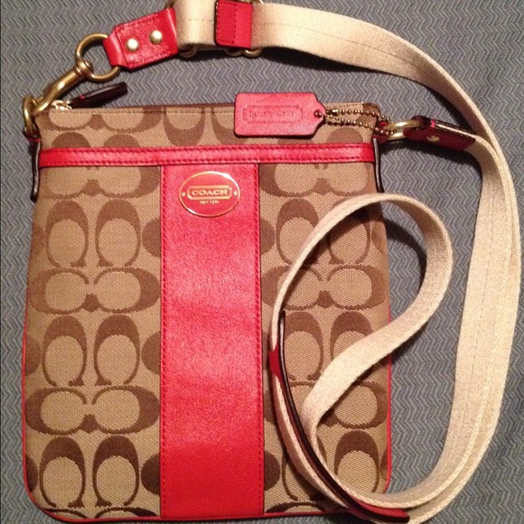 Coach - Picture 2 of 4