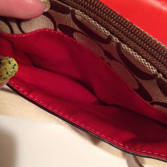 Coach - Picture 3 of 4