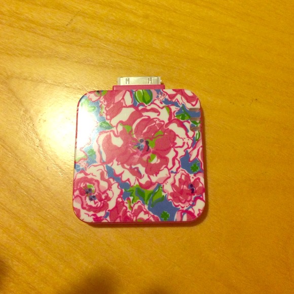 LILLY PULITZER portable iPhone 4/4S charger