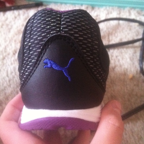 Puma women's running shoes! - Picture 4 of 4