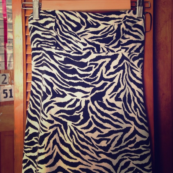 Black and white dress!