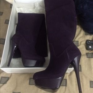Brand new Steve Madden platform boots. Size 5