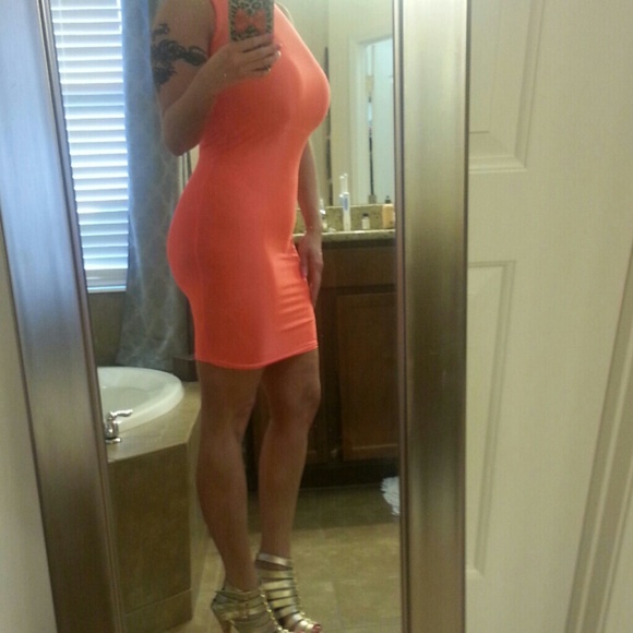Custom made Bright orange sexy back out dress - Picture 4 of 4