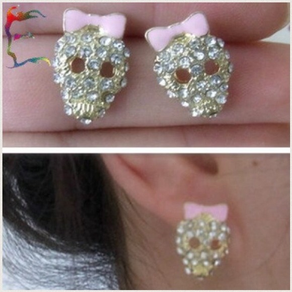 ๐๐ SKULL BOW STUD EARRINGS ๐๐๐. - Picture 2 of 2