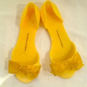 ⬇️Chinese Laundry yellow peep toe jellies