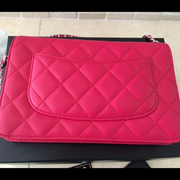 Authentic Fuchsia Chanel WOC 12C in Lambskin - Picture 2 of 4