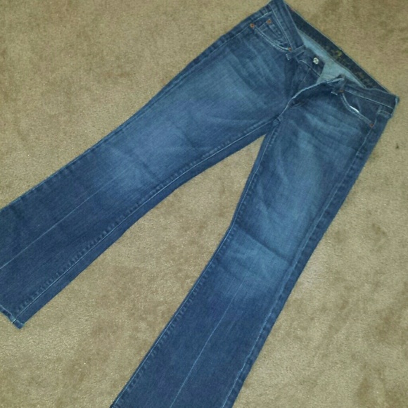 Seven - Picture 2 of 4