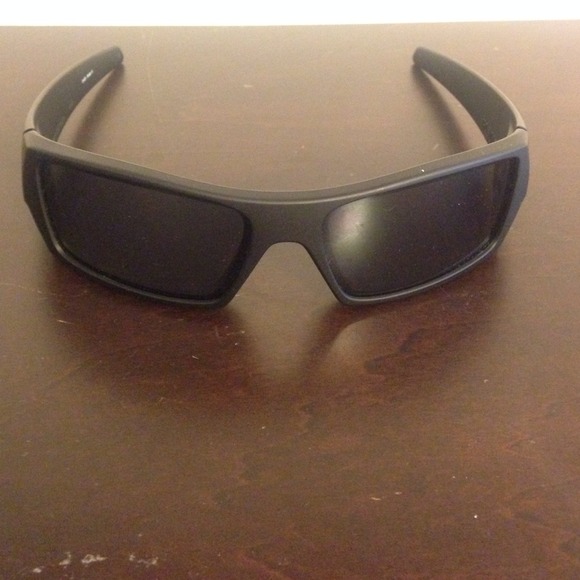 Authentic unisex Oakley sunglasses
