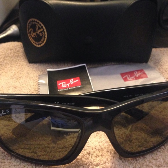 Authentic Ray-Ban sunglasses. Polarized.