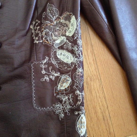 Brown leather jacket - Picture 2 of 3