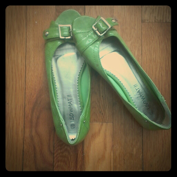 BUNDLE Gorgeous green open-toe flats , and 4 belts