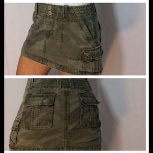 American Eagle Camo Skirt